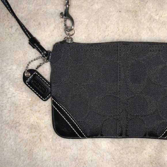 Coach Small Wristlet - Picture 4 of 7